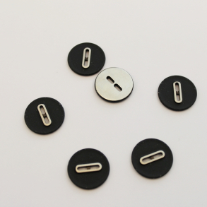 Metalknap med sort gummi - 18 mm